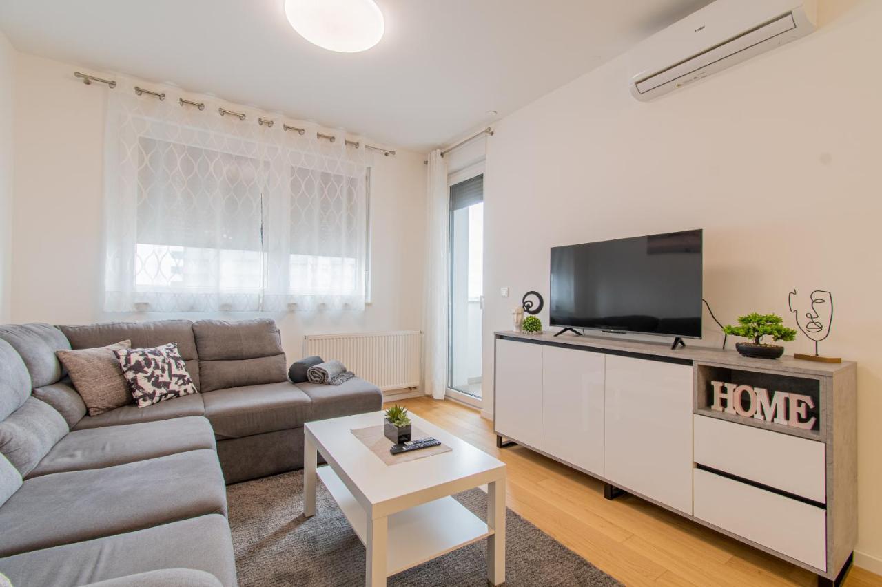 Flexible Selfcheckins 42 - Zagreb - Luxury - Garage Parking - Loggia - Brand New Daire Dış mekan fotoğraf